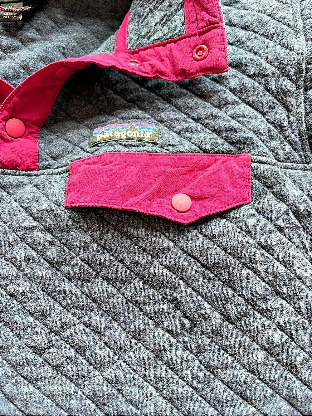 Patagonia Women's Organic Cotton Quilt Snap-T Pullover Blue & Pink Medium